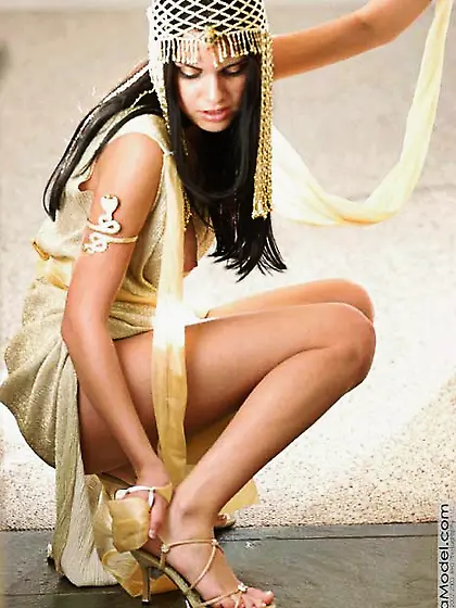 Indian Babe Showing Tits