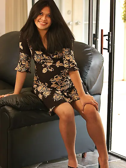 Classy Indian babe Nadia FTV takes off her dress and shows her p