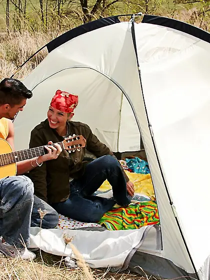 Abigail Toyne sets up a camp together with her lover to make a l