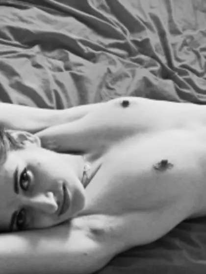 Brunette valery perform anal