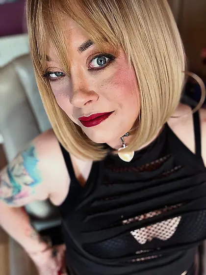 Tina Snua Selfies #249