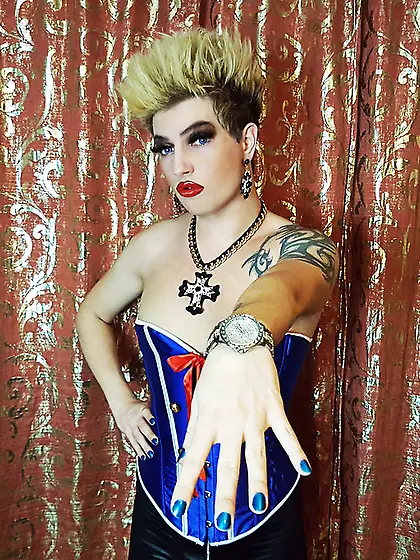 White transgender queensashauk close