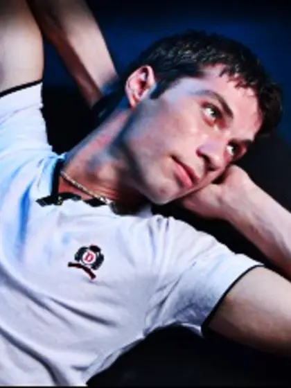 Brunette kenny perform anal