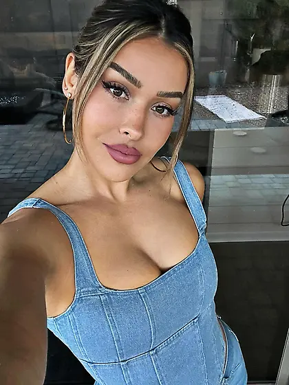 Cassandra Martin.  The hottest woman alive.  Fuck me