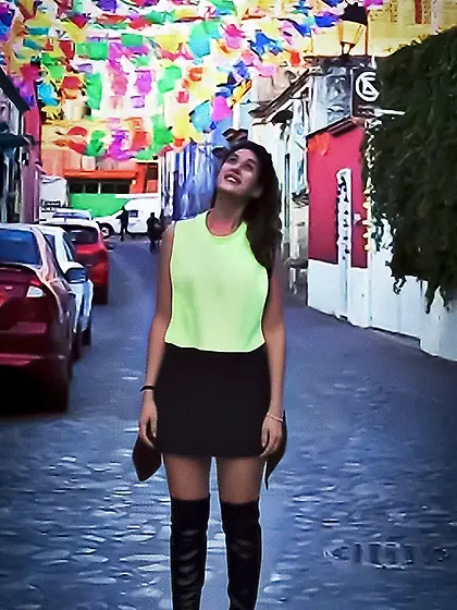 Pornstar Queen Eugenia in amazing Thigh high boots