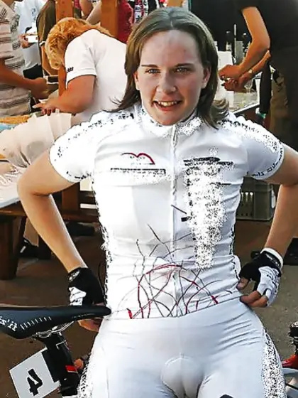 Fotze frisst Hose Pipe