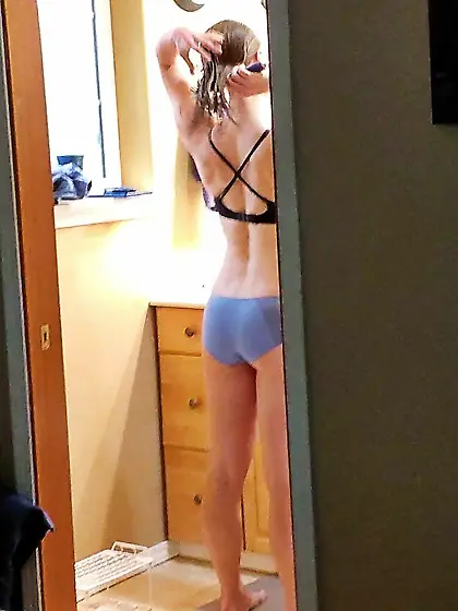 Spy pic--cute blue panties peeped