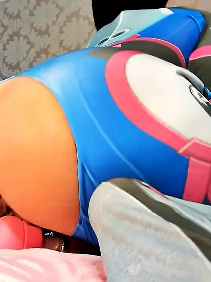 Perfect ass curvy babe