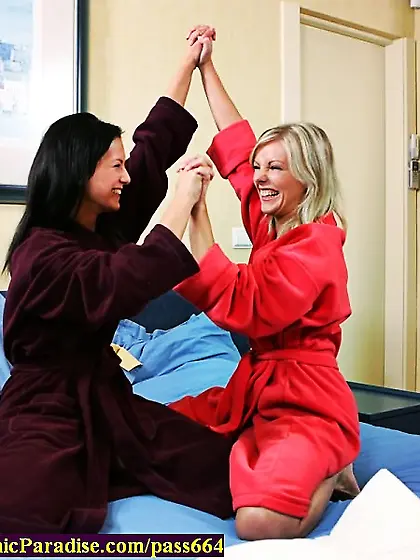 Sapphic Erotica cheerful lesbian girls