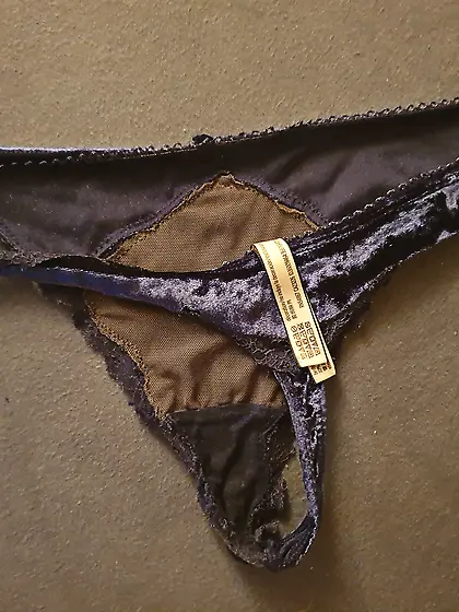 Panty raid : Airbnb and afterparty panties