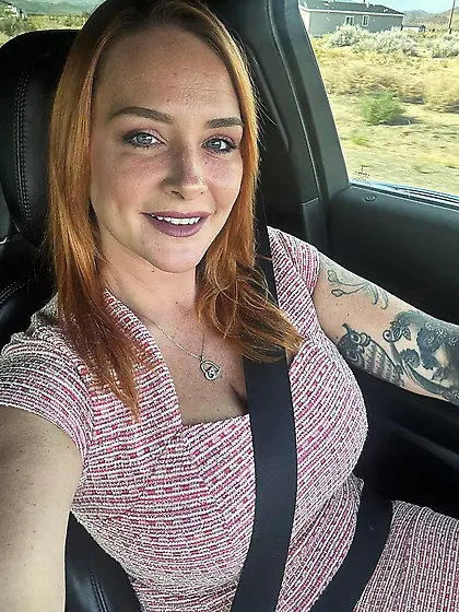 Realtor Erin shows off porn star body for GGW