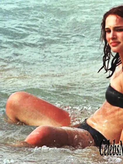 Natalie Portman nude pics