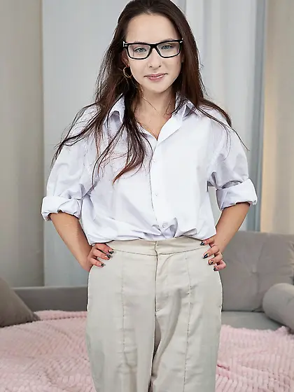 Bloom Lambie enjoys getting her pussy stretched by a huge dick