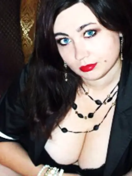 Brunette Tessysweet Striptease.