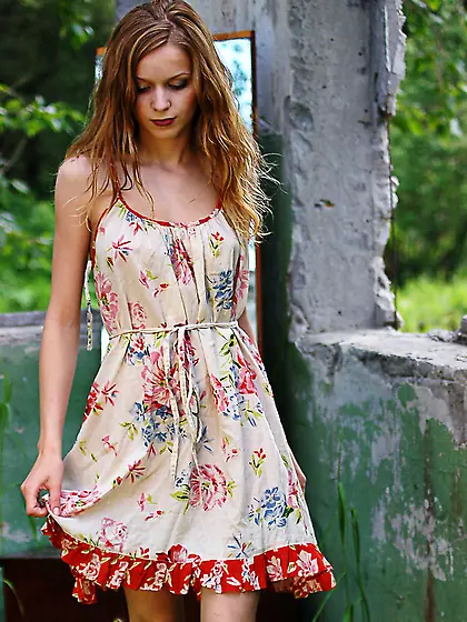 Lizel A takes her cute summer dress outdoors and shows us her fa