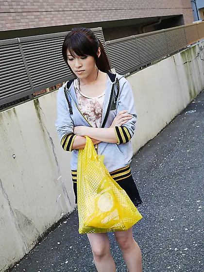 Japanese cutie Sara Yurikawa gives her neighbor a hot blowjob