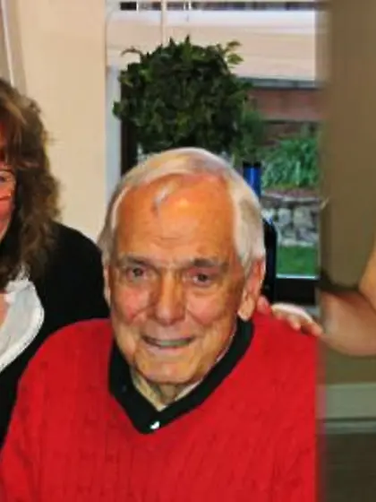 Karenkri - dressed for public and nude for private