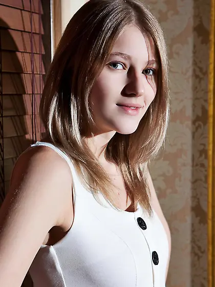 Vicious bimbo Mila I is posing and impressing with the hot view