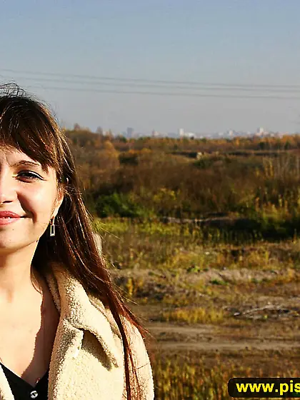 Outdoor column pissing teen