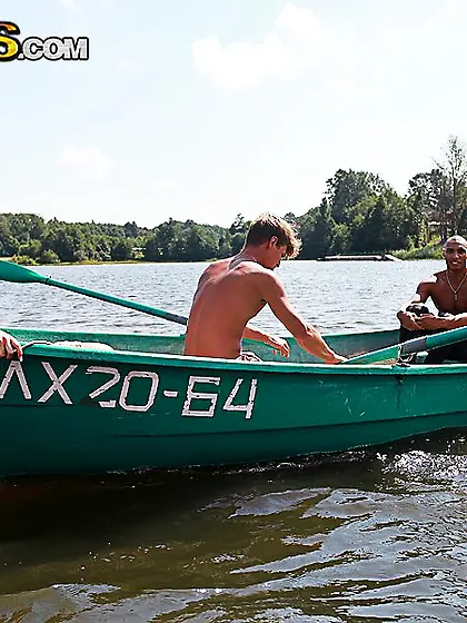 Teen girl does dp sex and facial