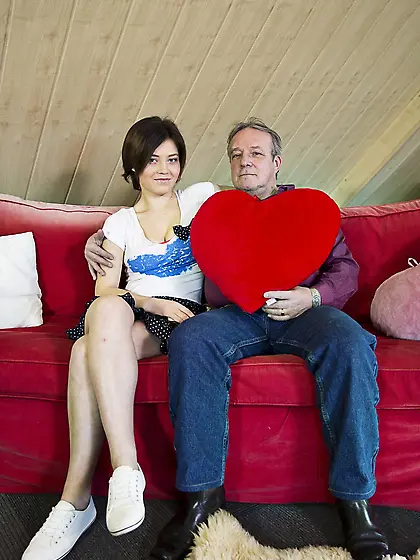 Young brunette teen Veronica Morre enjoys hardcore sex and a fac