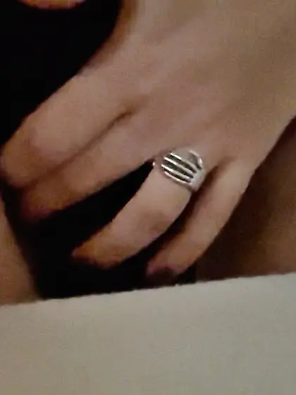 Wife showing and masturbating her pussy and cums