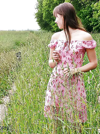 Fleshy teenager in a country area (Angela - Succulent cherry)