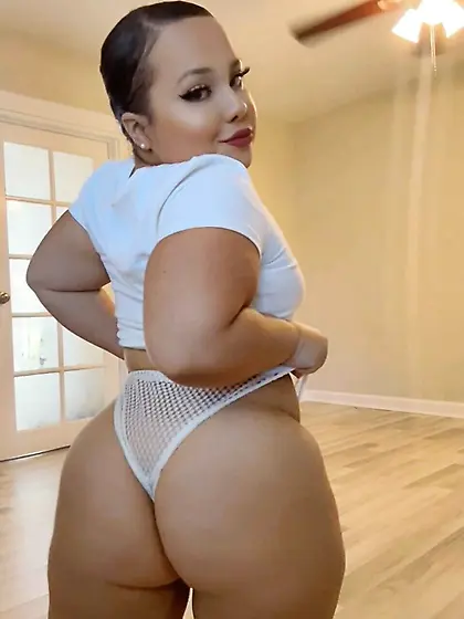 Samantha Ortiz aka smokeydabear ig