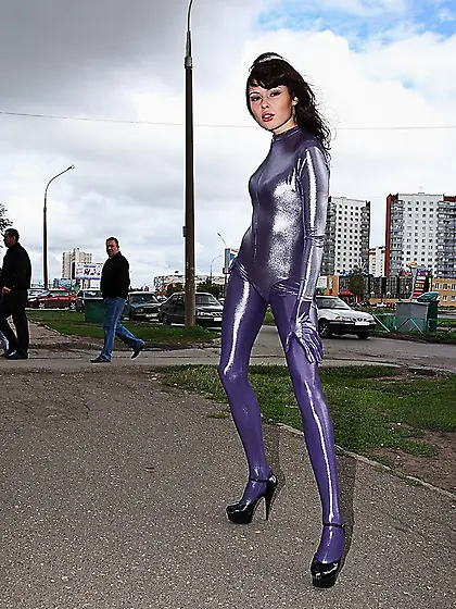 Violett zentai wearing chick
