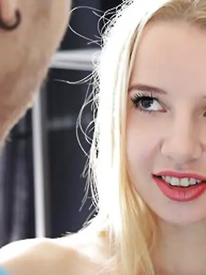 Two European gals in stockings enjoy anal threesome after blowin