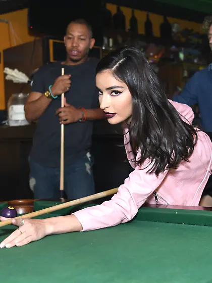 Emily Willis sucks 2 hard dicks and gets fucked in both holes