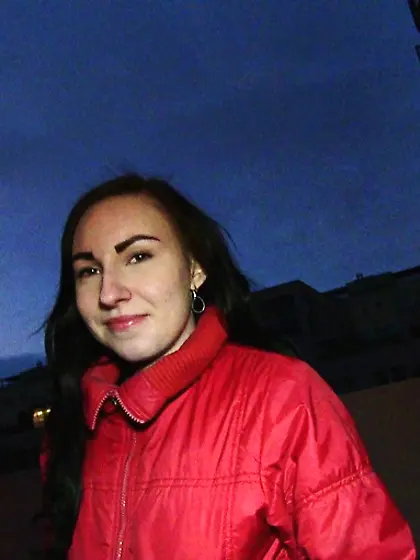 Brunette red jacket black