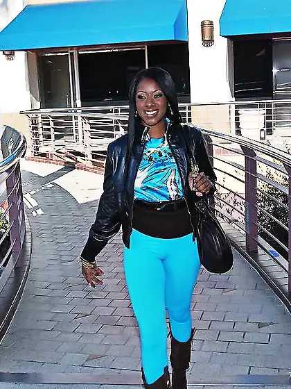 Ebony hottie in tight pants gets sideways fucked by a white guy