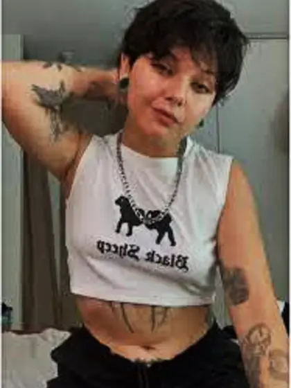 Que alternes su vagina con mi bocaQuiero lamer su