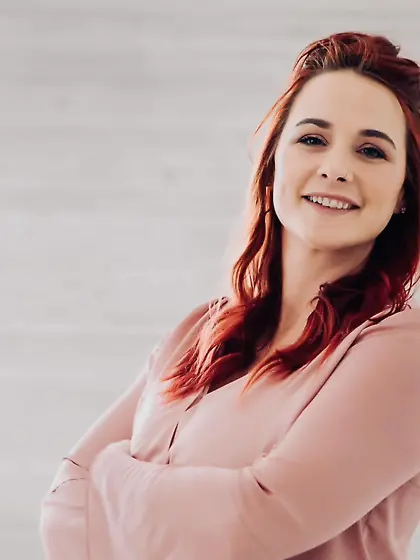 Realtor Erin shows off porn star body for GGW