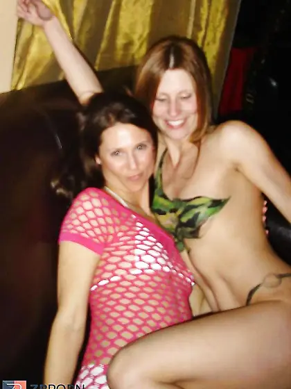 Uber-Sexy Lezzie Duo