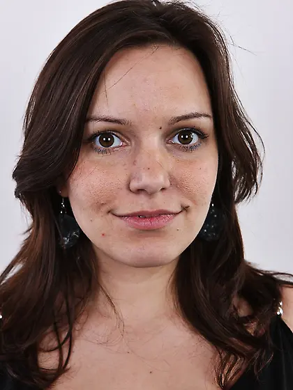 Iwia showing her natural breasts with confidence in this one