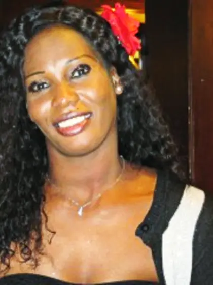 25 yo brunette Sarah.