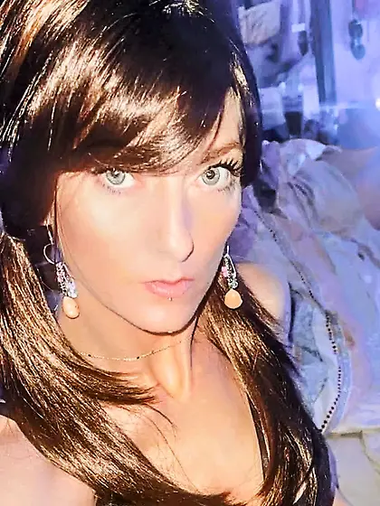 Pretty Penelope’s Intro shots