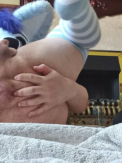 Hi! Cum or piss all over me as much you like :3