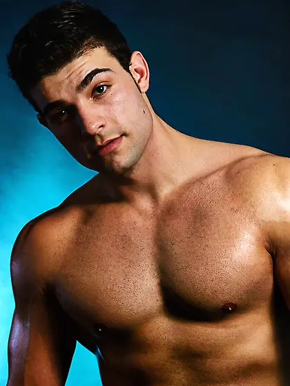 White gay musclebiggay69 zoom