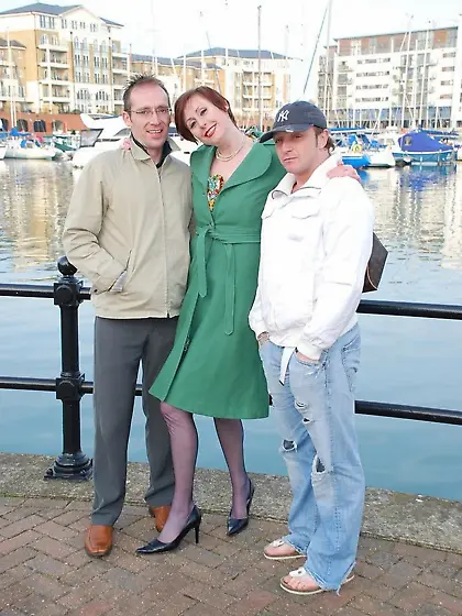 Brunette jigster lara latex