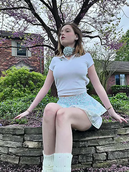 unoangryone white top