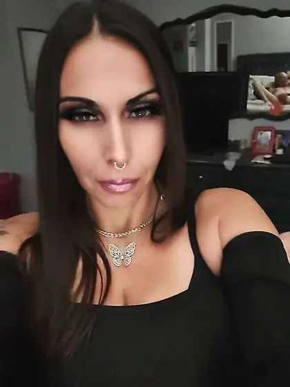 Nikkiluv69 Free Photos