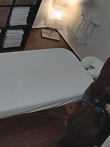 Crazy fuck masseur fucks