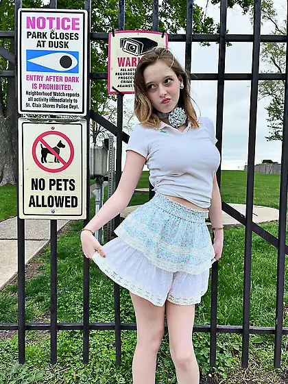 unoangryone white top