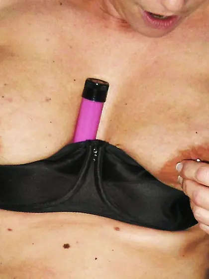 She likes her fucktoys (two)... sie liebt ihre sextoys