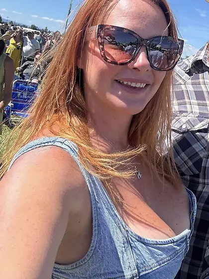 Realtor Erin shows off porn star body for GGW