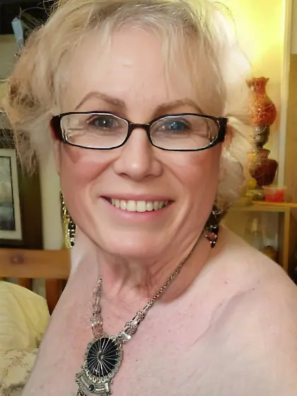 MATURES AND GRANNIES