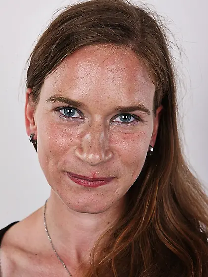 Eager lass hot hourglass